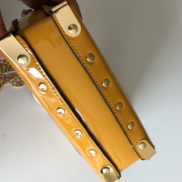 Unbranded studded mustard yellow bag - Picture 6 of 7